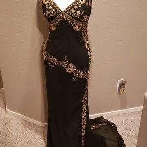 Adiranna Papell evening gown